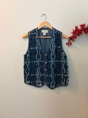 100%Cotton Petite Sophisticate Blue Denim Button-Front Vest